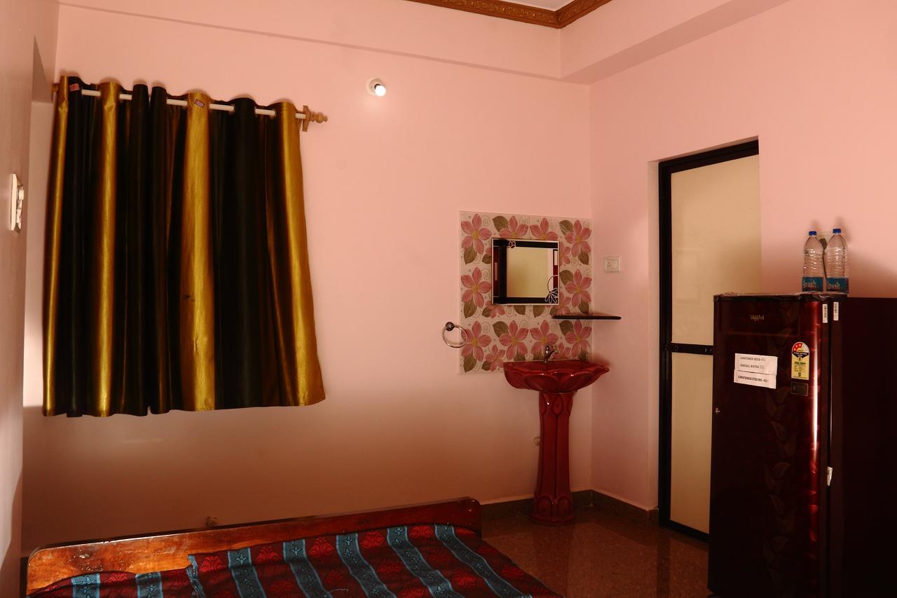 Sai Guru Guest House 安君纳 外观 照片